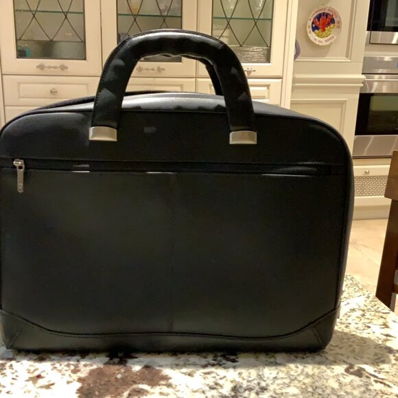 TUMI Handbags - TUMI laptop leather bag